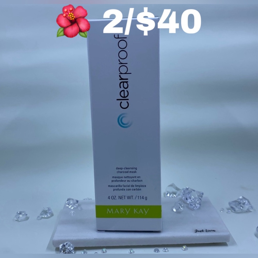 🌺 Deep-Cleaning Charcoal Mask